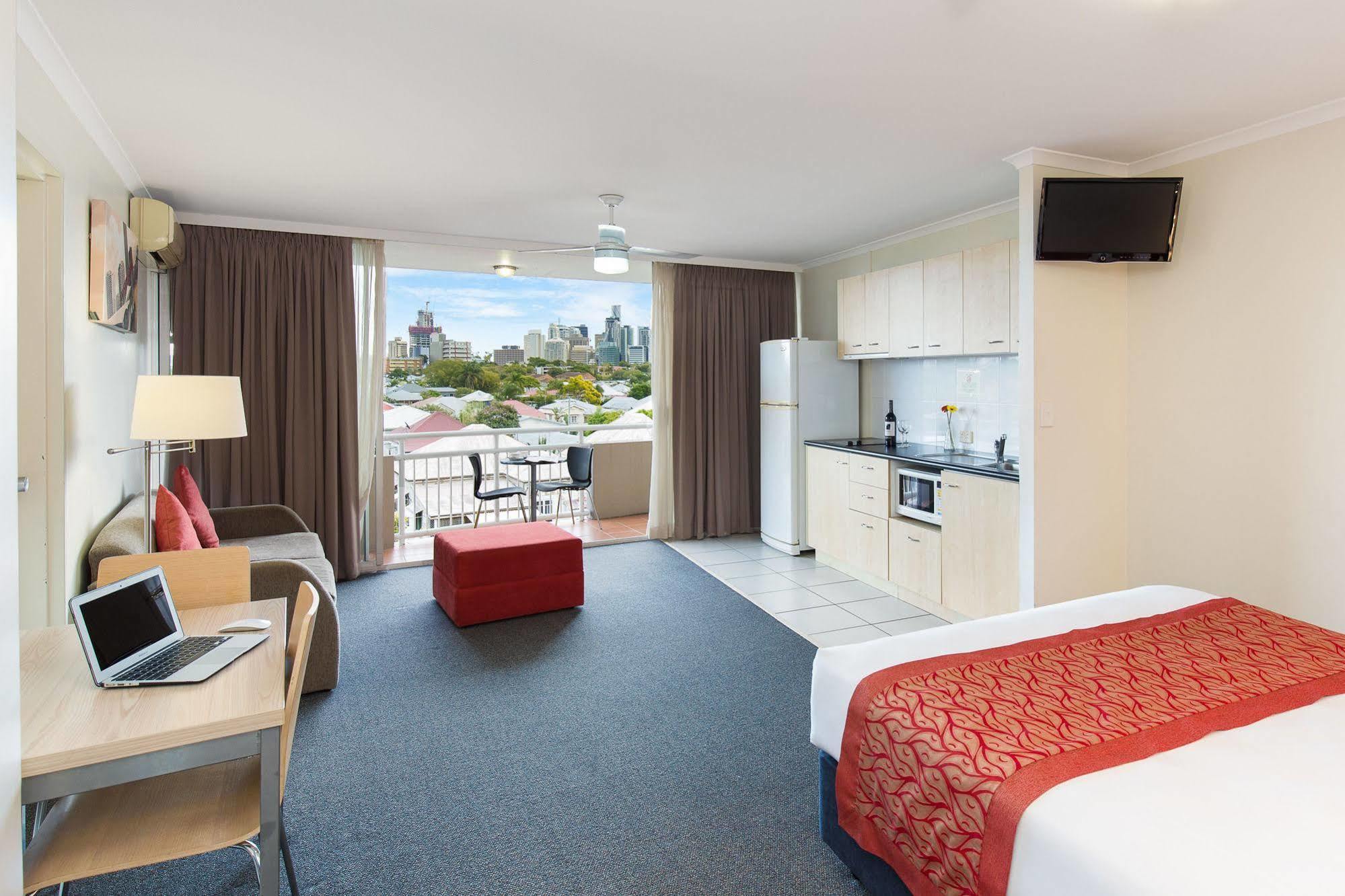 The Wellington Apartment Hotel Brisbane Exterior photo