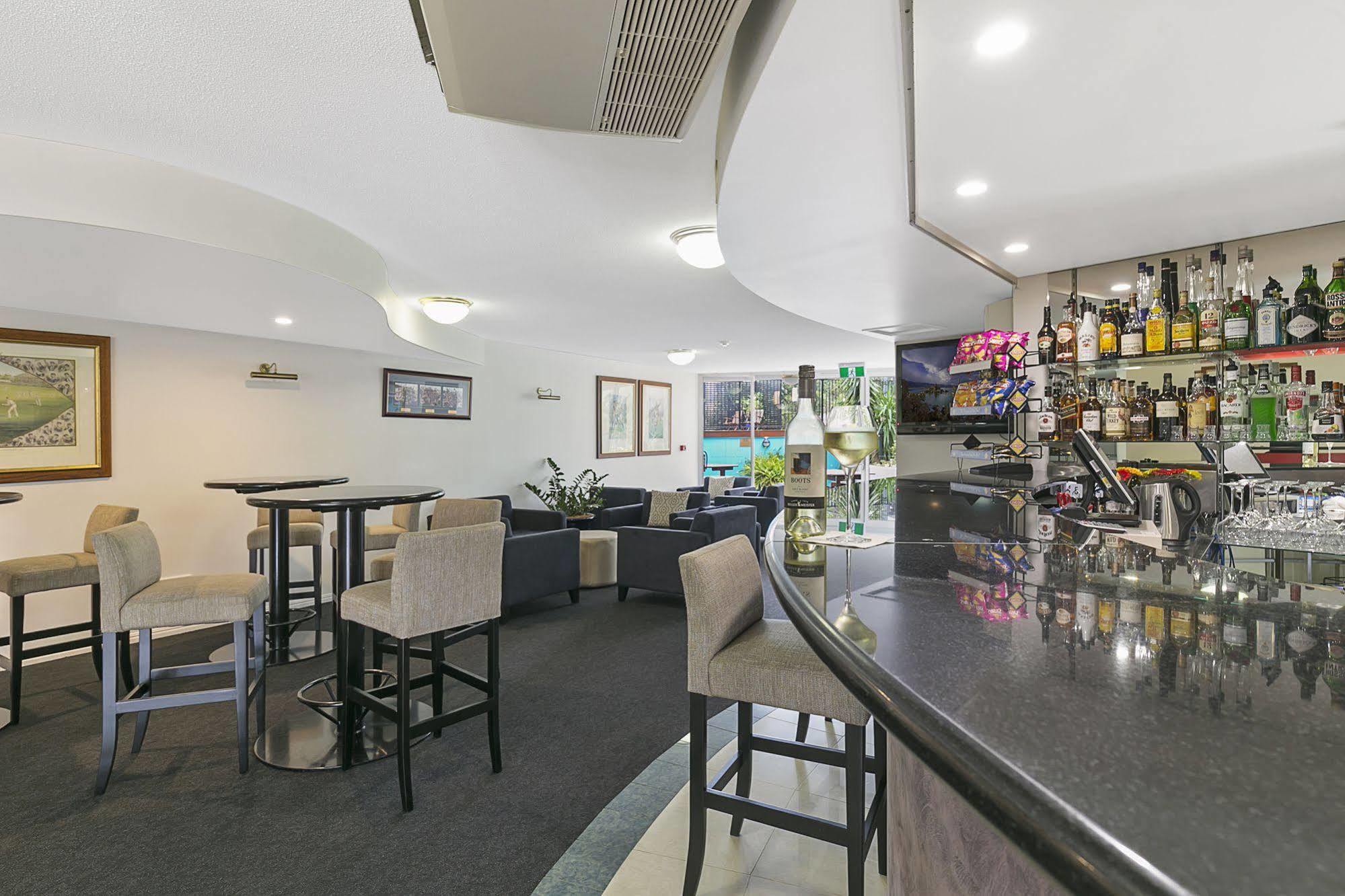 The Wellington Apartment Hotel Brisbane Exterior photo