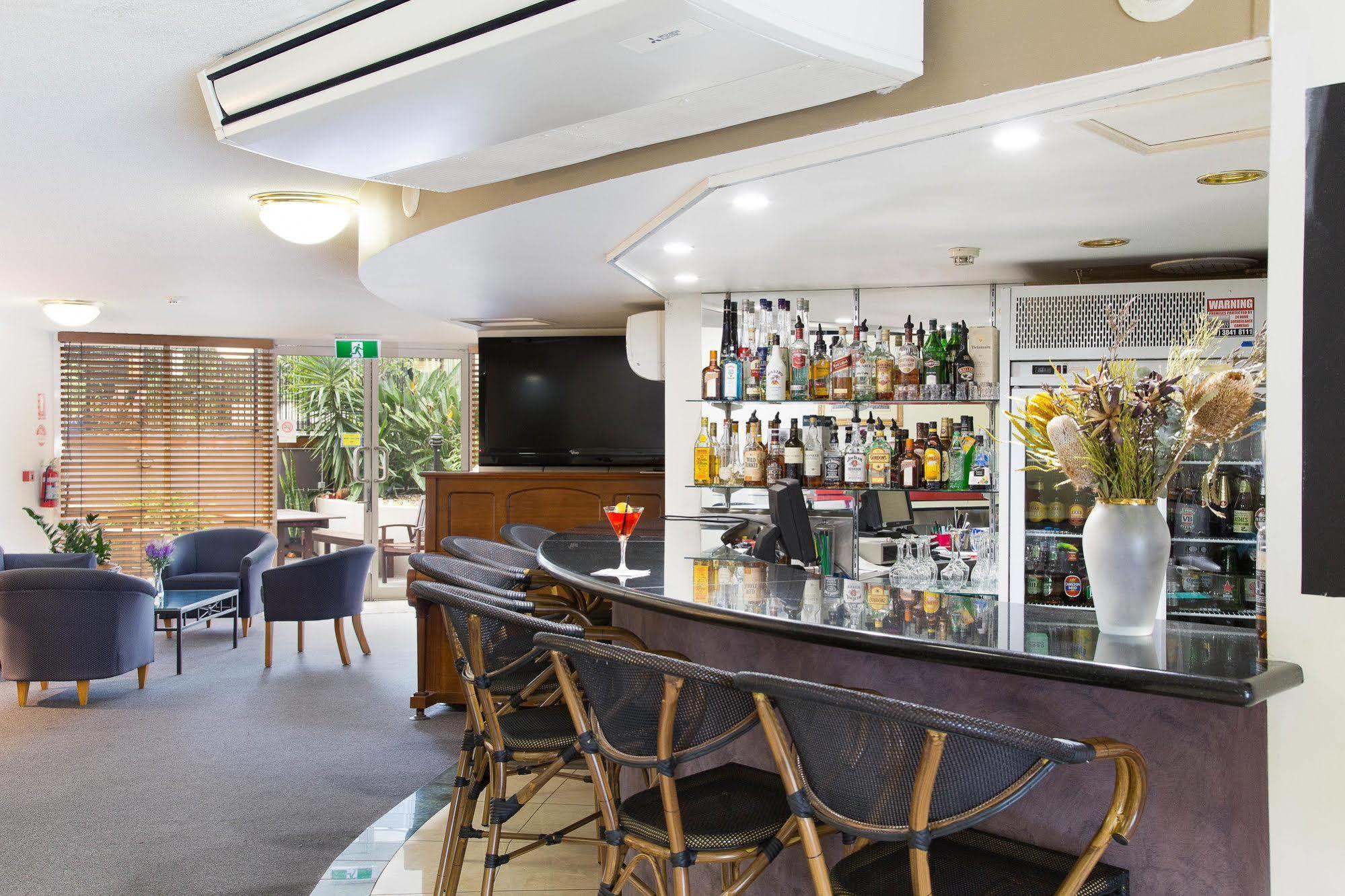 The Wellington Apartment Hotel Brisbane Exterior photo